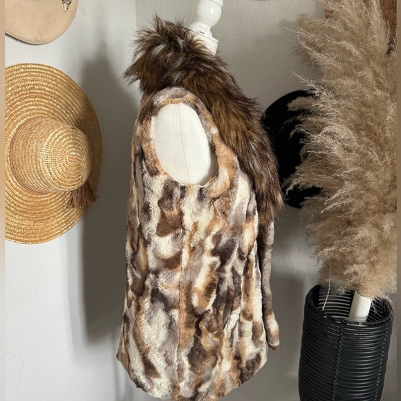 Adrienne Landau Vest (FAUX) - Picture 2 of 8